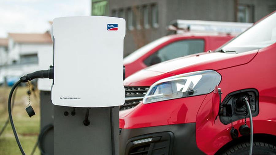 Zonnestroom voor klimaatneutrale bedrijfswagens